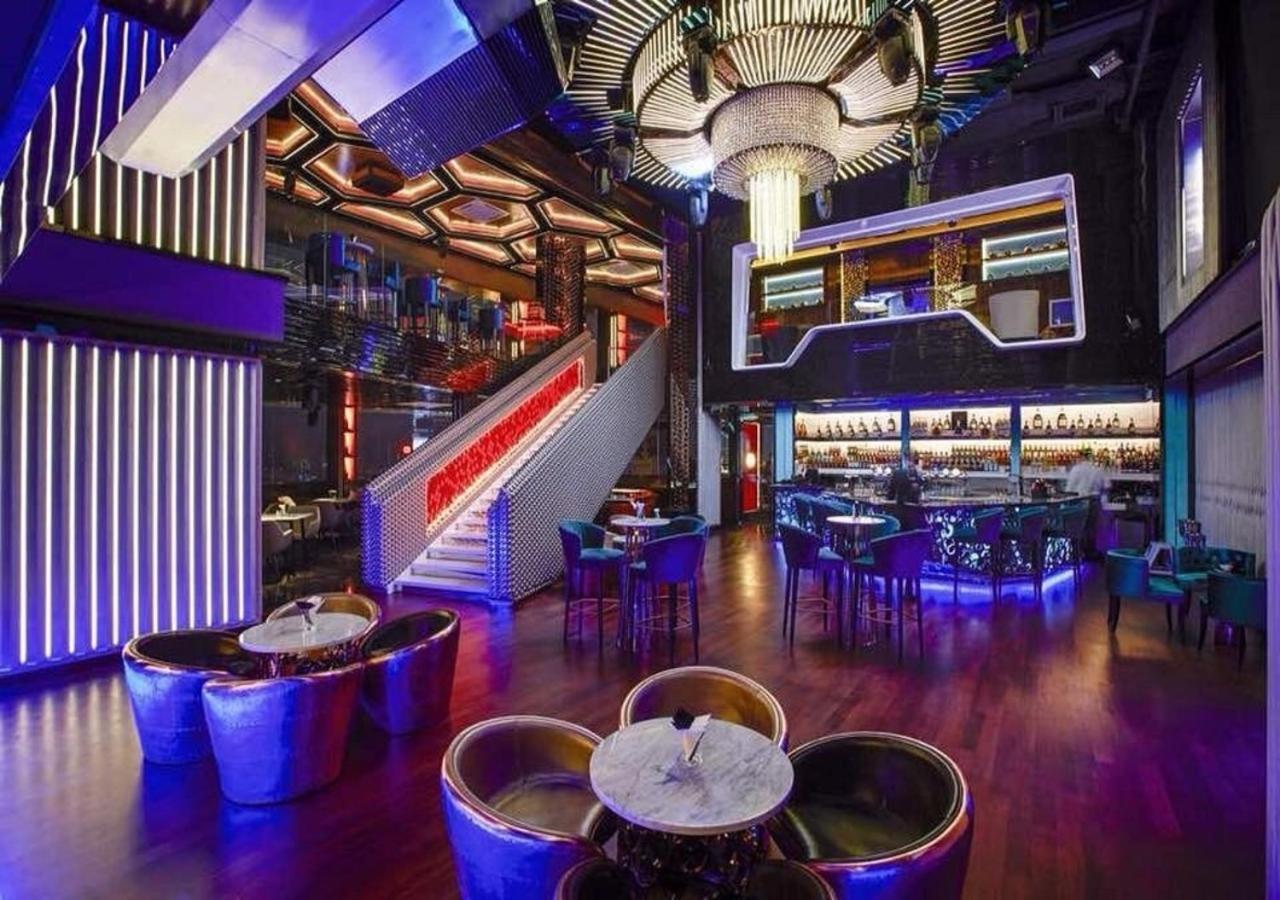 La Platinum Klcc — Photos 1